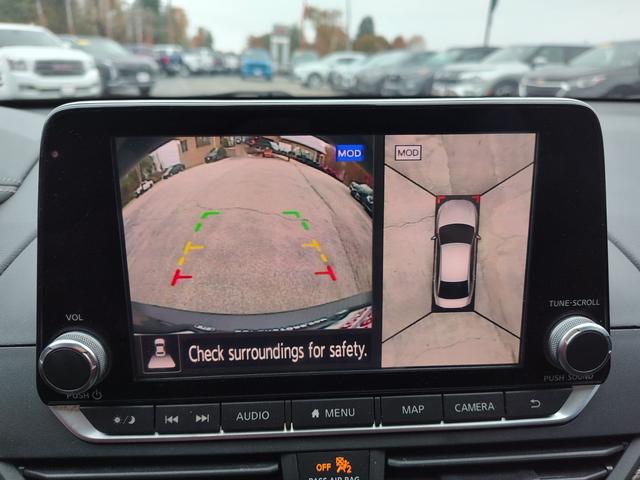 2019 Nissan Altima photo 22 of 28