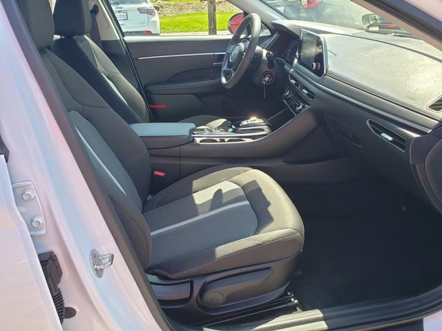 2022 Hyundai Sonata SE Quartz White at Braxton Motor Co