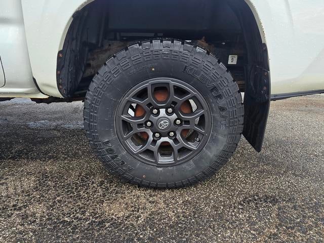 2016 Toyota Tacoma SR V6 - 9
