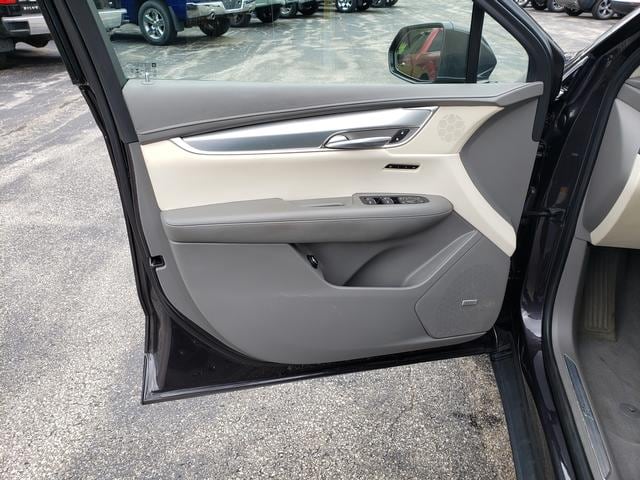 2018 CADILLAC XT5 Luxury Dark Granite at Solomon Chevrolet