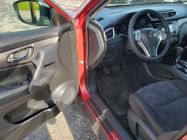 2015 Nissan Rogue S - 10