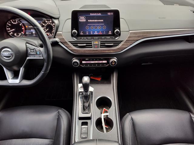 2019 Nissan Altima photo 14 of 28