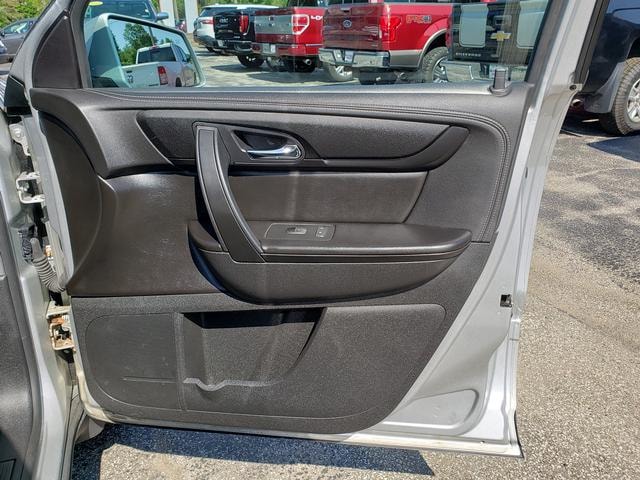 2017 Chevrolet Traverse LT w/1LT Silver Ice at Solomon Chevrolet