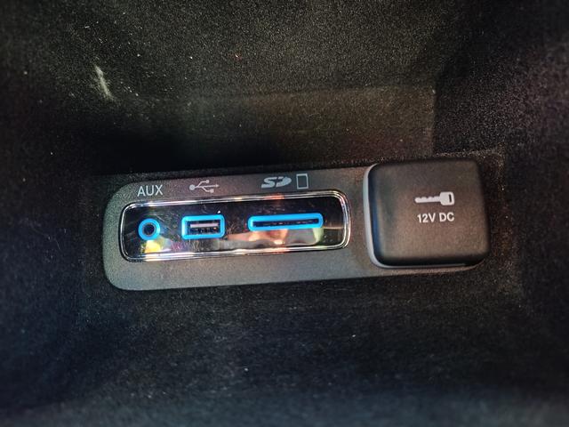 2016 Jeep Grand Cherokee photo 24 of 27