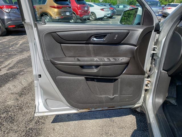 2017 Chevrolet Traverse LT w/1LT Silver Ice at Solomon Chevrolet