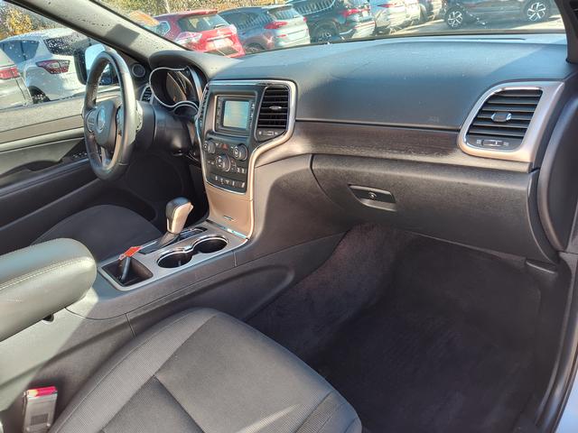 2016 Jeep Grand Cherokee photo 18 of 27