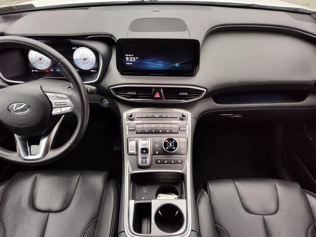 2023 Hyundai Santa Fe photo 16 of 28