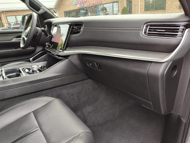 2024 Jeep Wagoneer L photo 20 of 28