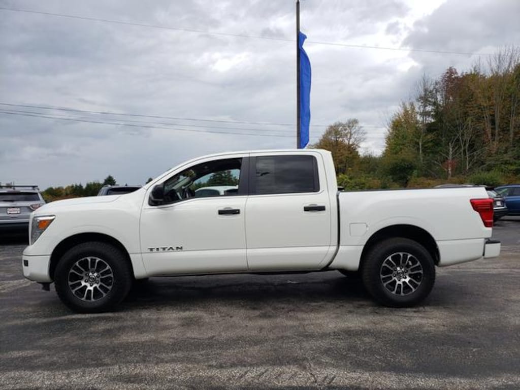 Used 2022 Nissan Titan SV Truck Crew Cab