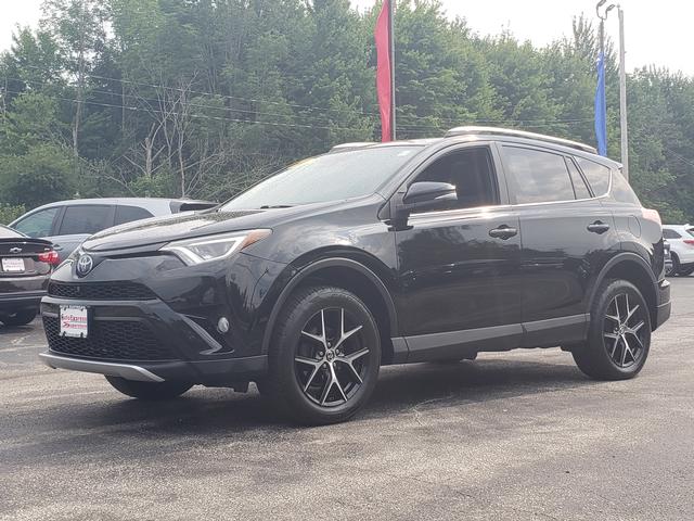 2016 Toyota RAV4 SE photo 2