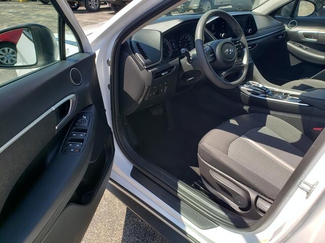 2022 Hyundai Sonata SE Quartz White at Braxton Motor Co