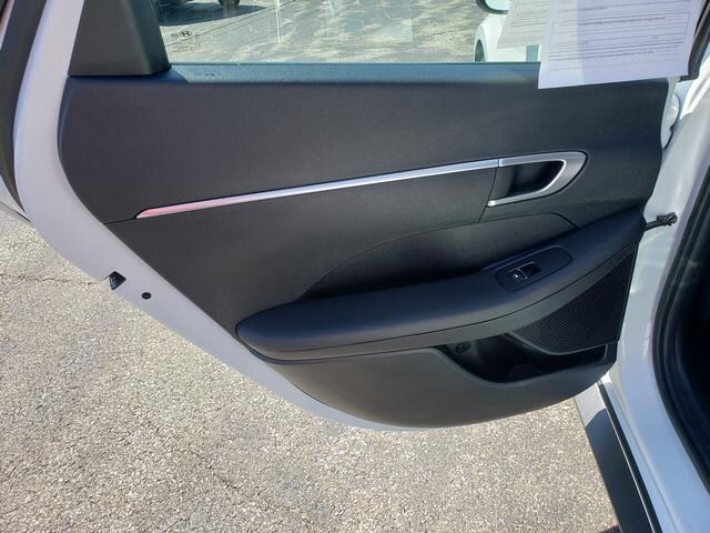 2022 Hyundai Sonata SE Quartz White at Braxton Motor Co