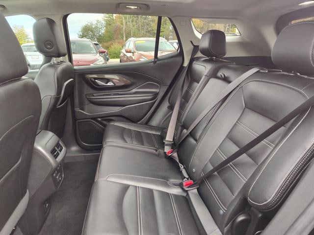 2022 GMC Terrain photo 14 of 28