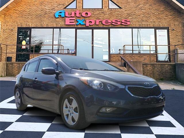 2016 Kia Forte LX AT's photo