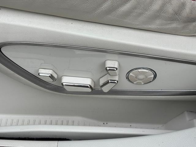 2016 Lincoln MKX  Confidential White 3C (Tri-Coat) at Solomon Chevrolet