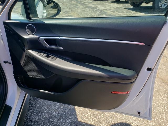 2022 Hyundai Sonata SE Quartz White at Braxton Motor Co