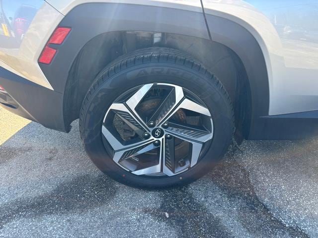 2023 Hyundai Tucson SEL Shimmering Silver at Nick Chevrolet
