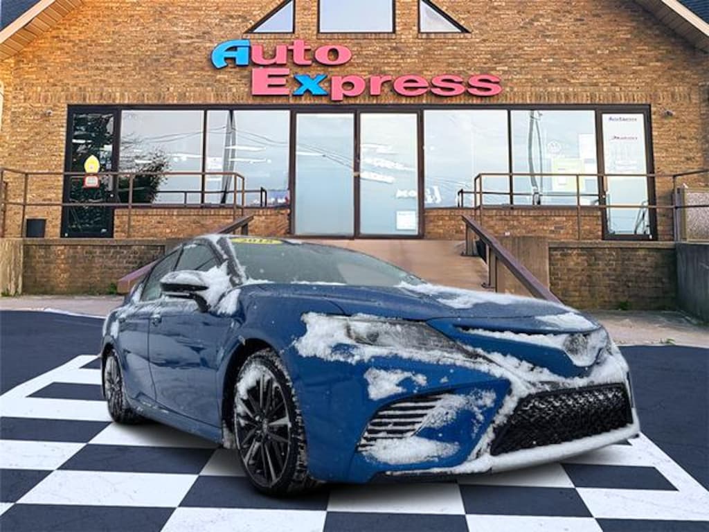 Used 2018 Toyota Camry XSE Sedan