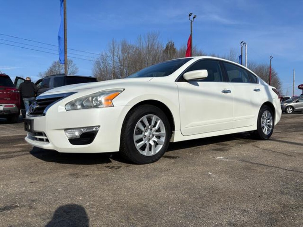 Used 2014 Nissan Altima 2.5 S Sedan