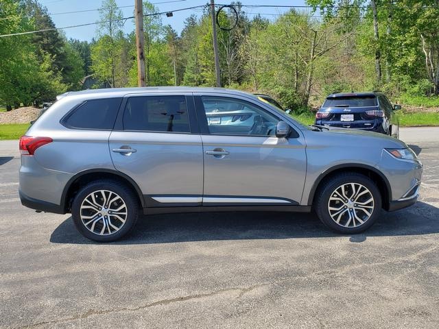 2016 Mitsubishi Outlander SE Cool Silver at Solomon Chevrolet