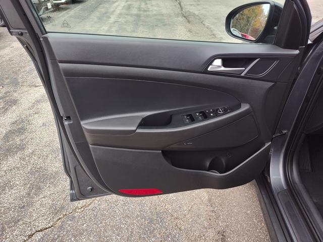2019 Hyundai Tucson photo 13 of 28