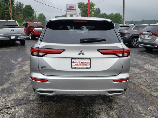 2023 Mitsubishi Outlander SE Alloy Silver at Solomon Chevrolet