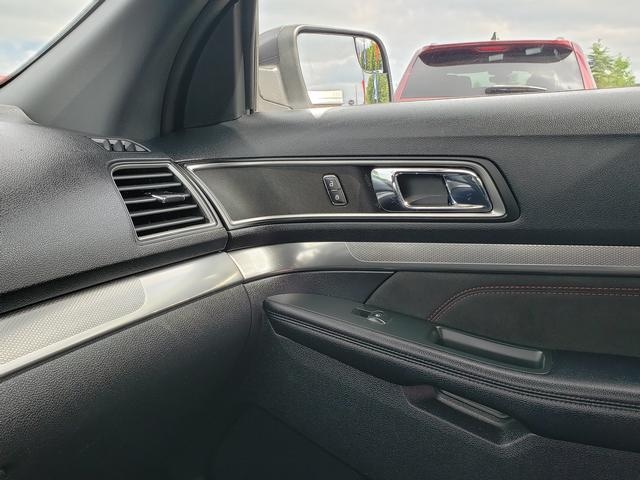 2018 Ford Explorer XLT White at Solomon Chevrolet