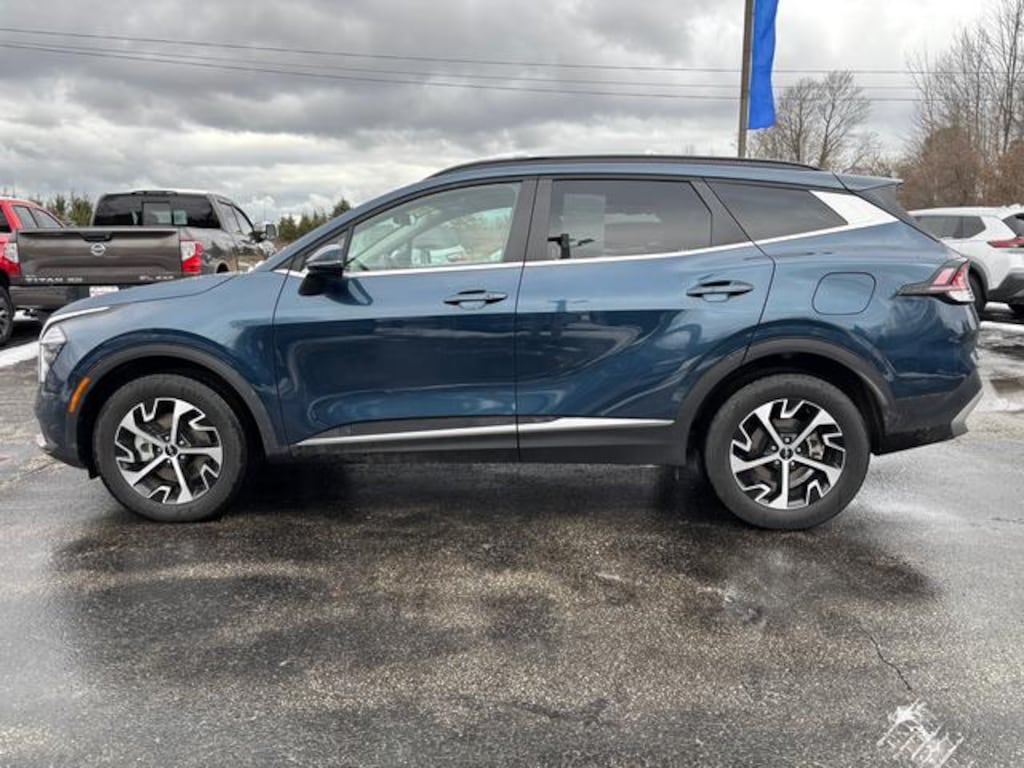 Used 2024 Kia Sportage Hybrid EX SUV