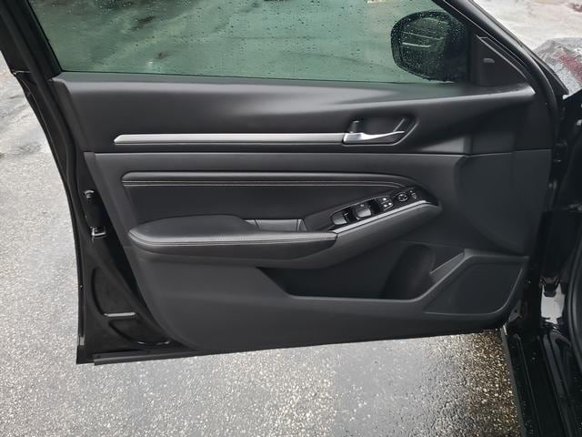 2021 Nissan Altima 2.5 SV Super Black at Auto Estates