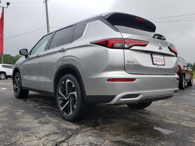 2023 Mitsubishi Outlander SE Alloy Silver at Solomon Chevrolet