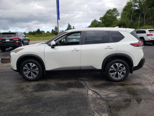 2022 Nissan Rogue SV photo 4