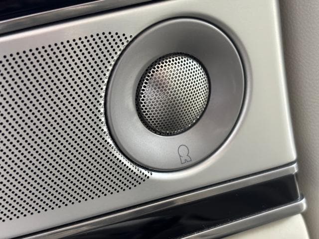 2016 Lincoln MKX  Confidential White 3C (Tri-Coat) at Solomon Chevrolet