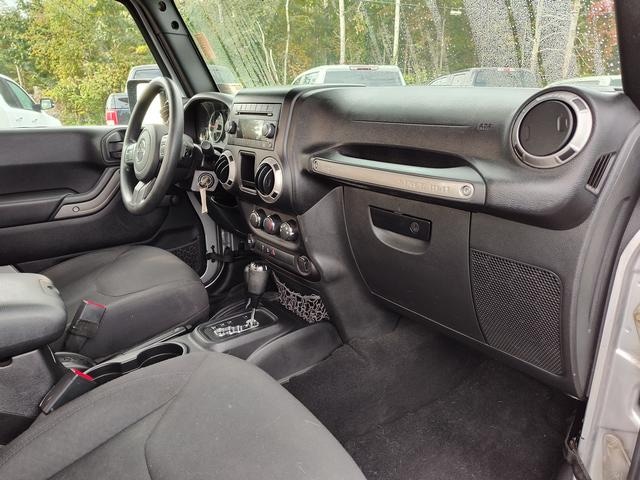 2016 Jeep Wrangler JK photo 14 of 28