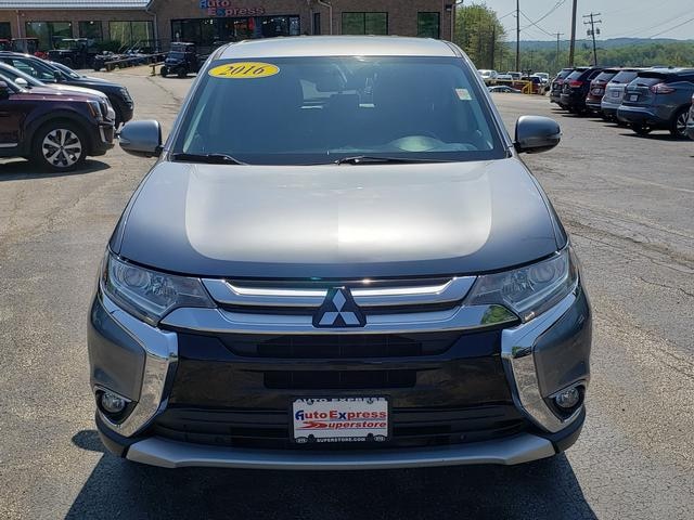 2016 Mitsubishi Outlander SE Cool Silver at Solomon Chevrolet