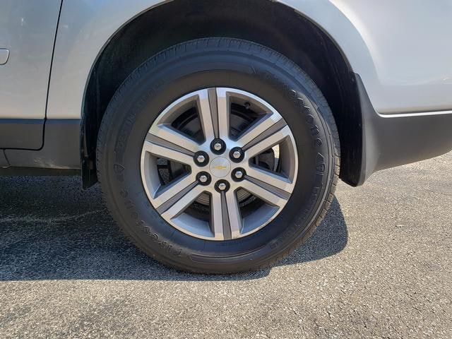 2017 Chevrolet Traverse LT w/1LT Silver Ice at Solomon Chevrolet