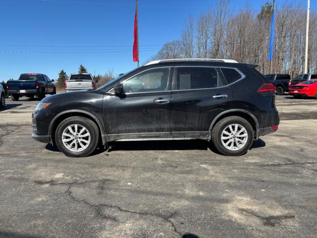 Used 2017 Nissan Rogue SV SUV