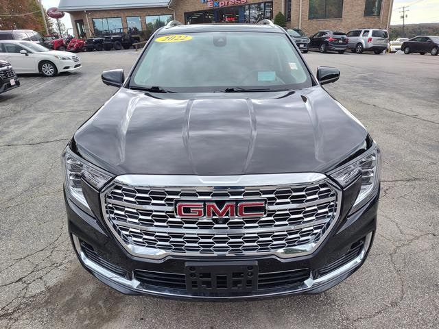 2022 GMC Terrain photo 2 of 28