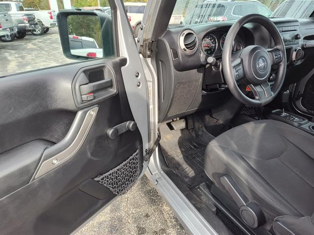 2016 Jeep Wrangler JK photo 11 of 28
