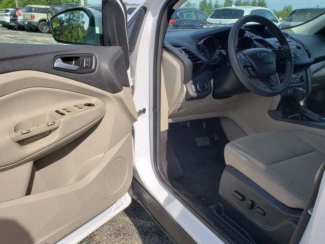 2017 Ford Escape SE White at New Motors