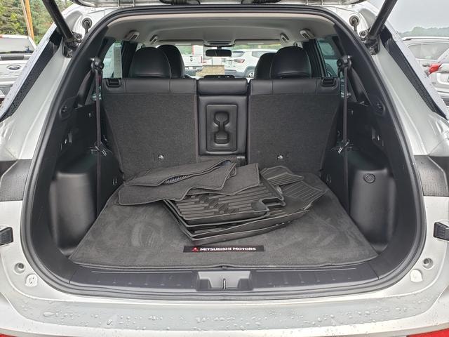 2023 Mitsubishi Outlander SE Alloy Silver at Solomon Chevrolet