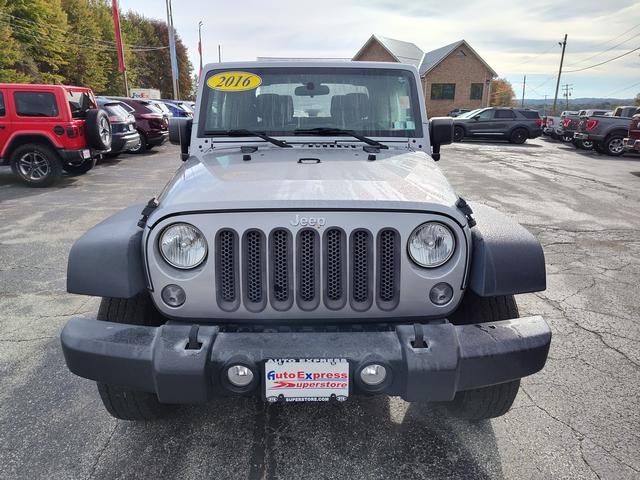 2016 Jeep Wrangler JK photo 2 of 28