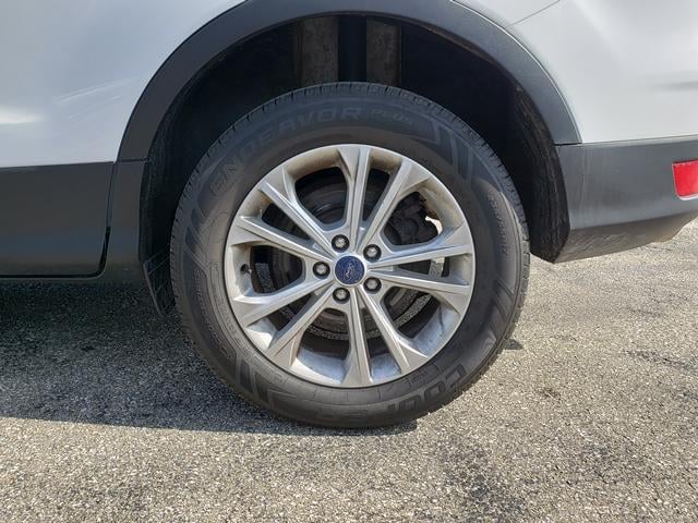 2017 Ford Escape SE White at New Motors
