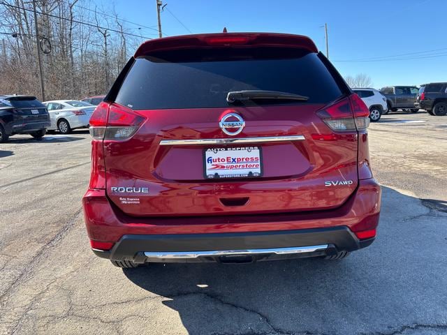 2019 Nissan Rogue SV - 5