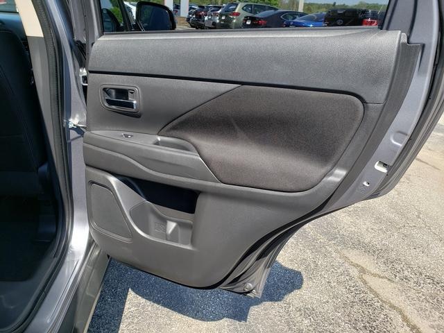 2016 Mitsubishi Outlander SE Cool Silver at Solomon Chevrolet
