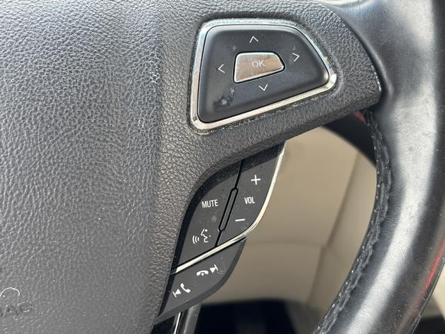 2016 Lincoln MKX  Confidential White 3C (Tri-Coat) at Solomon Chevrolet