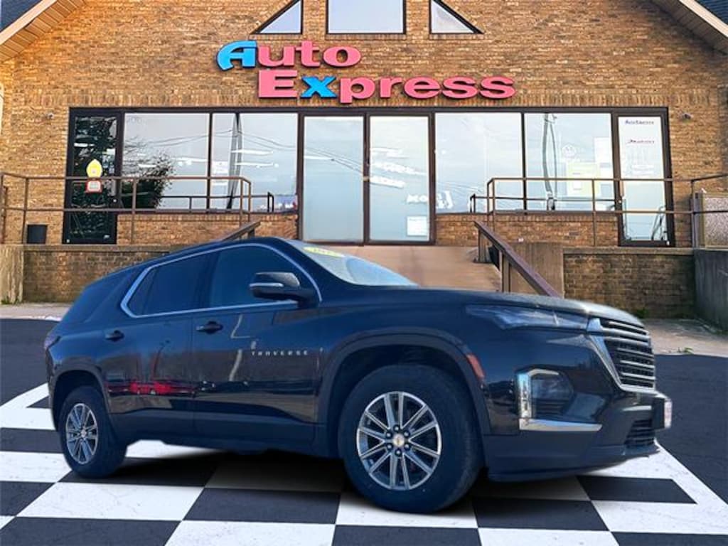 Used 2023 Chevrolet Traverse LT Leather SUV