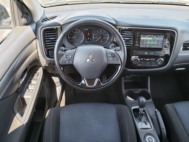 2016 Mitsubishi Outlander SE Cool Silver at Solomon Chevrolet