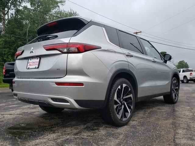 2023 Mitsubishi Outlander SE Alloy Silver at Solomon Chevrolet