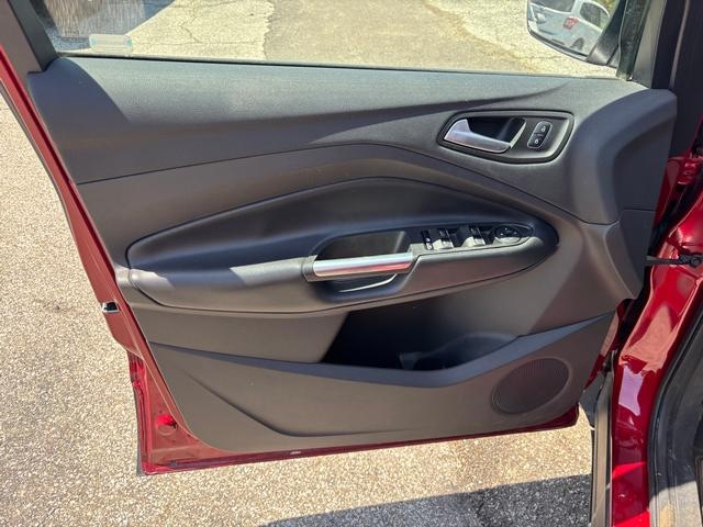 2019 Ford Escape SE Ruby Red Tinted at Premiere Auto Sales