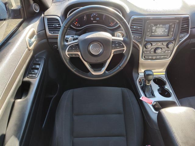 2016 Jeep Grand Cherokee photo 15 of 27
